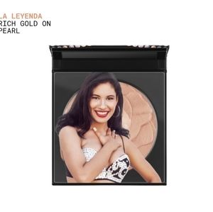 Mac Selena Skin finish